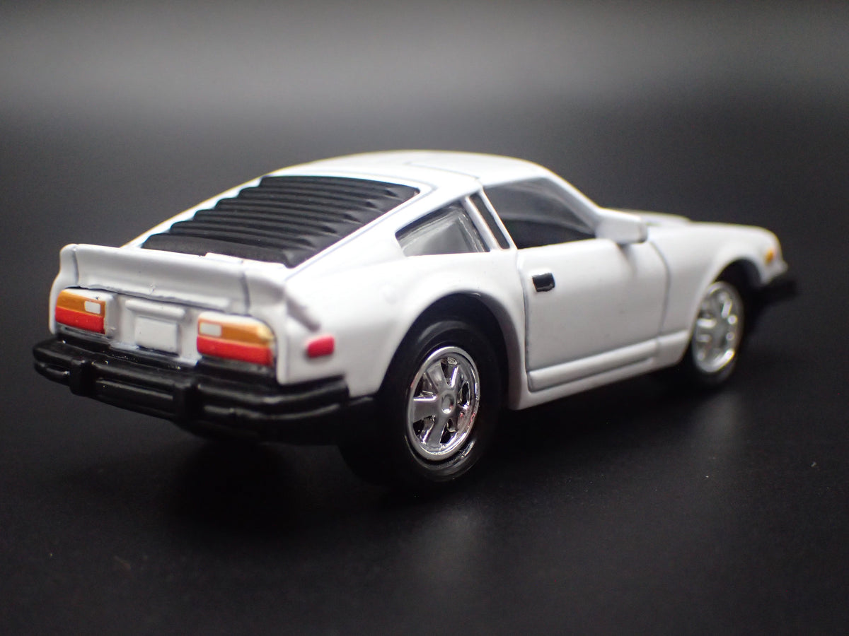 1981 81 DATSUN 280ZX TURBO WHITE 1:64 SCALE COLLECTIBLE DIORAMA DIECAST MODEL CAR