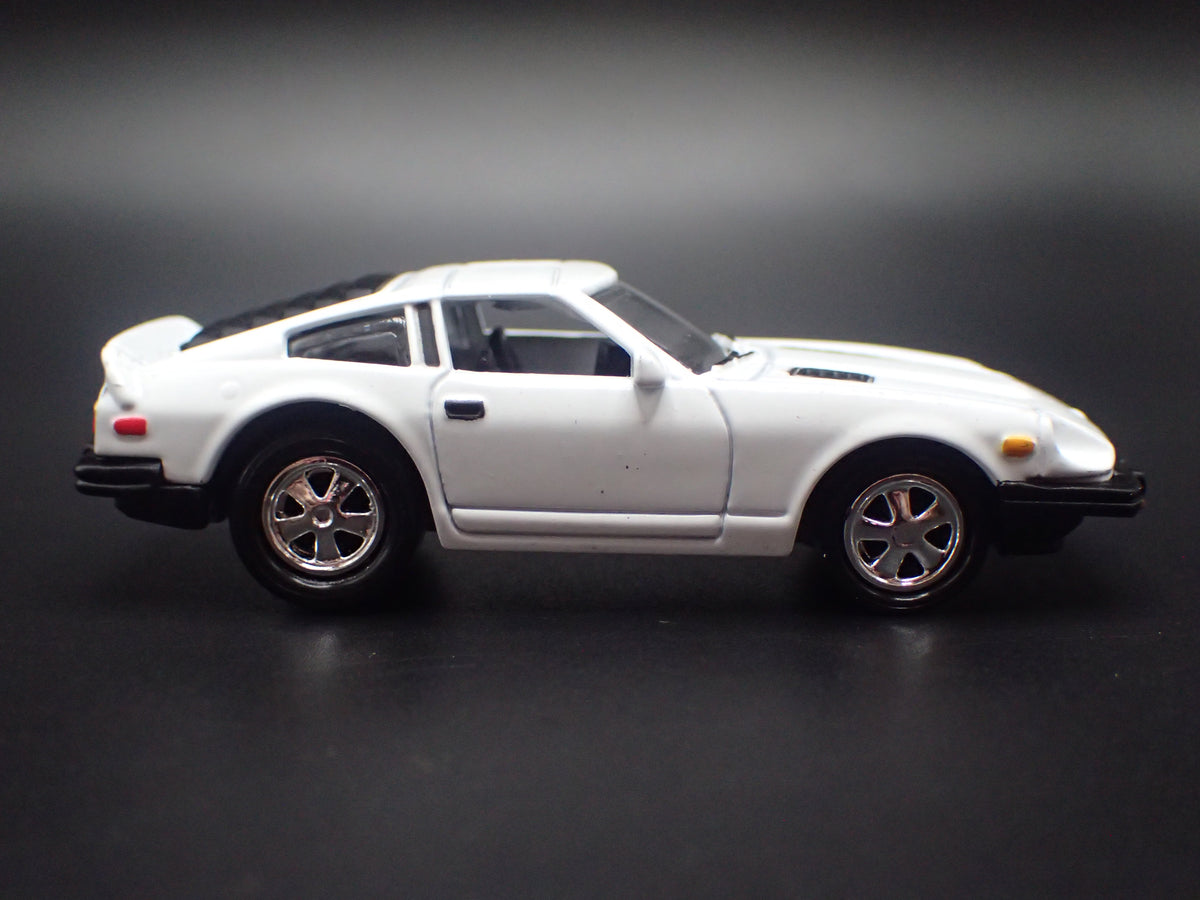 1981 81 DATSUN 280ZX TURBO WHITE 1:64 SCALE COLLECTIBLE DIORAMA DIECAST MODEL CAR