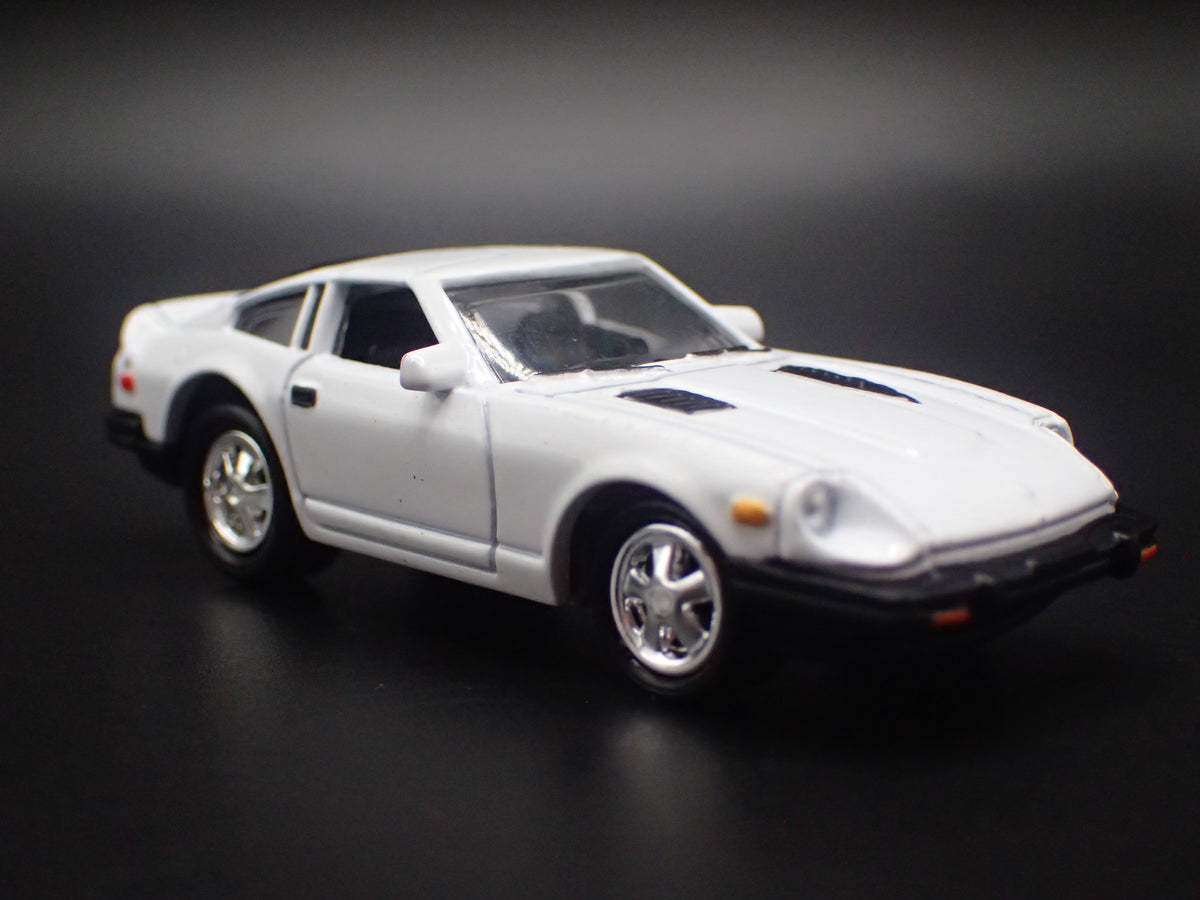 1981 81 DATSUN 280ZX TURBO WHITE 1:64 SCALE COLLECTIBLE DIORAMA DIECAST MODEL CAR