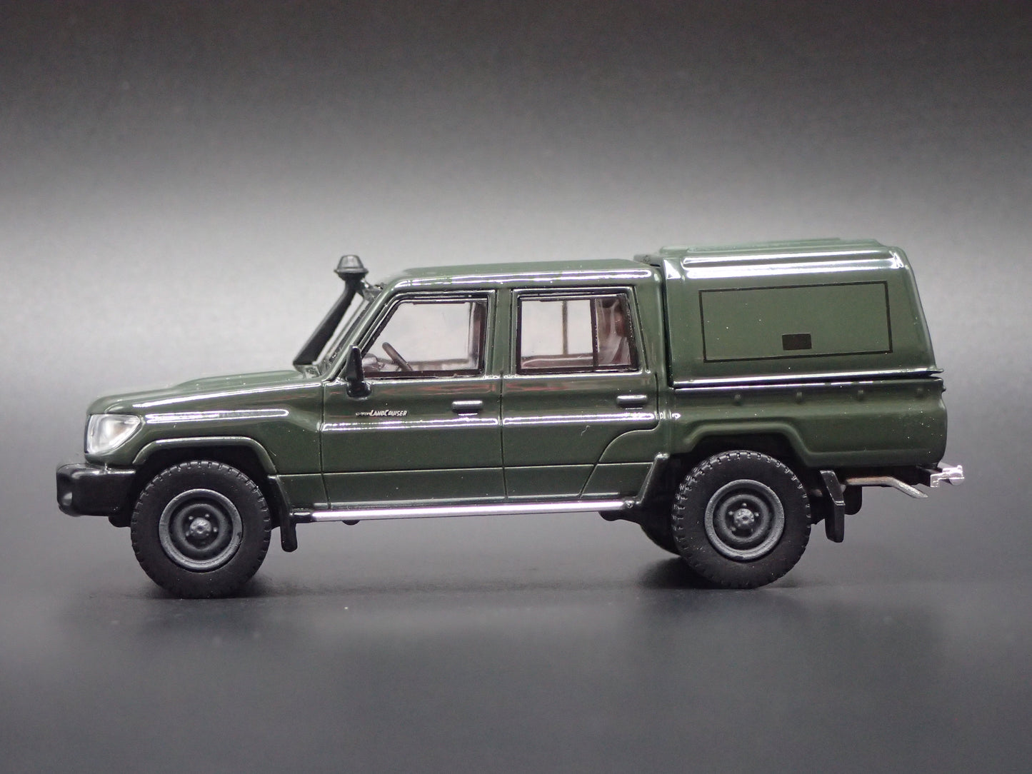 TOYOTA LAND CRUISER 70 SERIES DOUBLE CAB LC79 TRUCK 1/64 SCALE DIECAST MODEL CAR