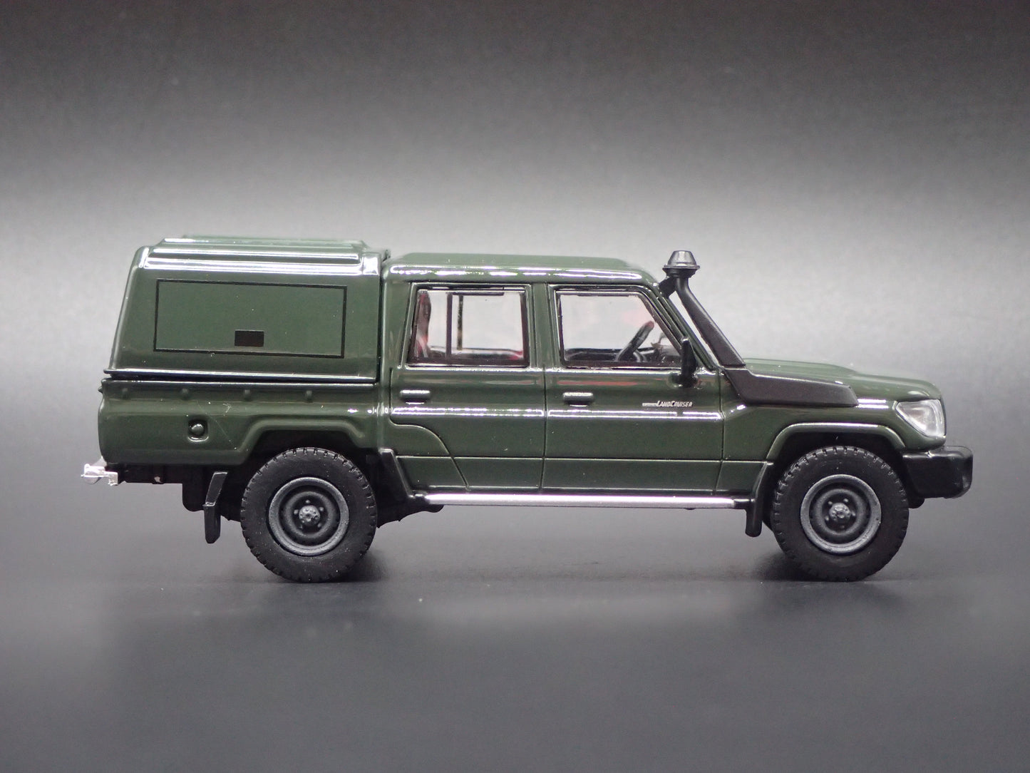 TOYOTA LAND CRUISER 70 SERIES DOUBLE CAB LC79 TRUCK 1/64 SCALE DIECAST MODEL CAR