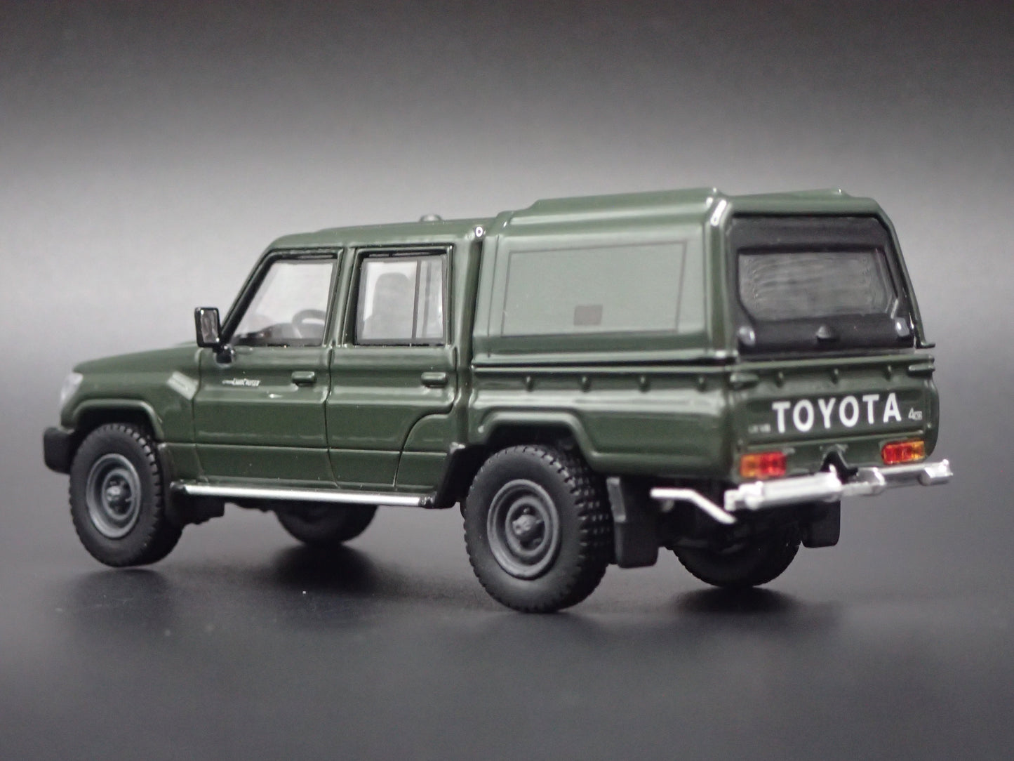 TOYOTA LAND CRUISER 70 SERIES DOUBLE CAB LC79 TRUCK 1/64 SCALE DIECAST MODEL CAR