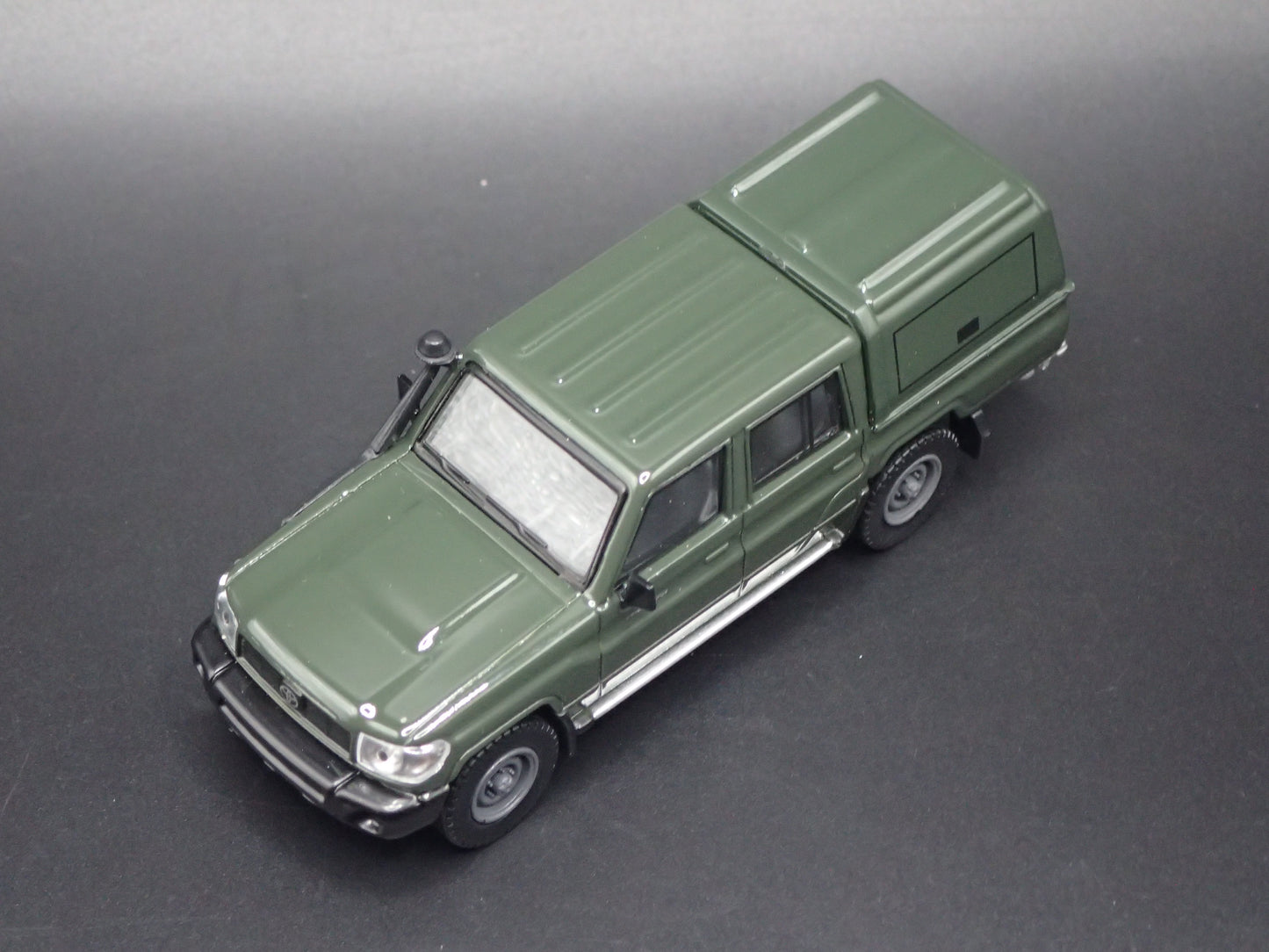 TOYOTA LAND CRUISER 70 SERIES DOUBLE CAB LC79 TRUCK 1/64 SCALE DIECAST MODEL CAR