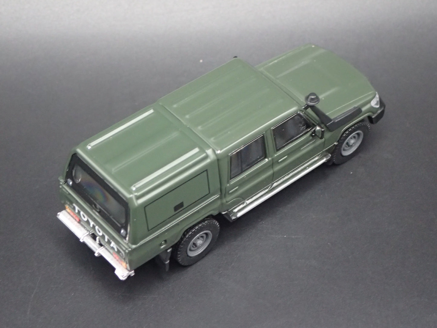 TOYOTA LAND CRUISER 70 SERIES DOUBLE CAB LC79 TRUCK 1/64 SCALE DIECAST MODEL CAR