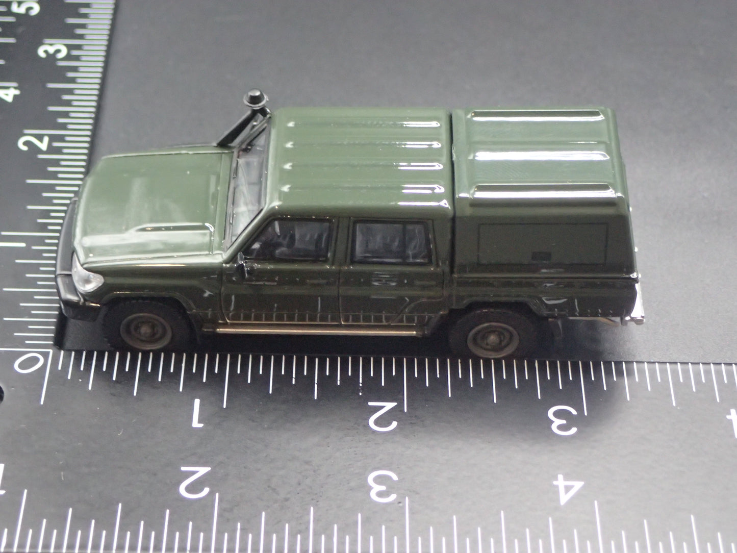 TOYOTA LAND CRUISER 70 SERIES DOUBLE CAB LC79 TRUCK 1/64 SCALE DIECAST MODEL CAR
