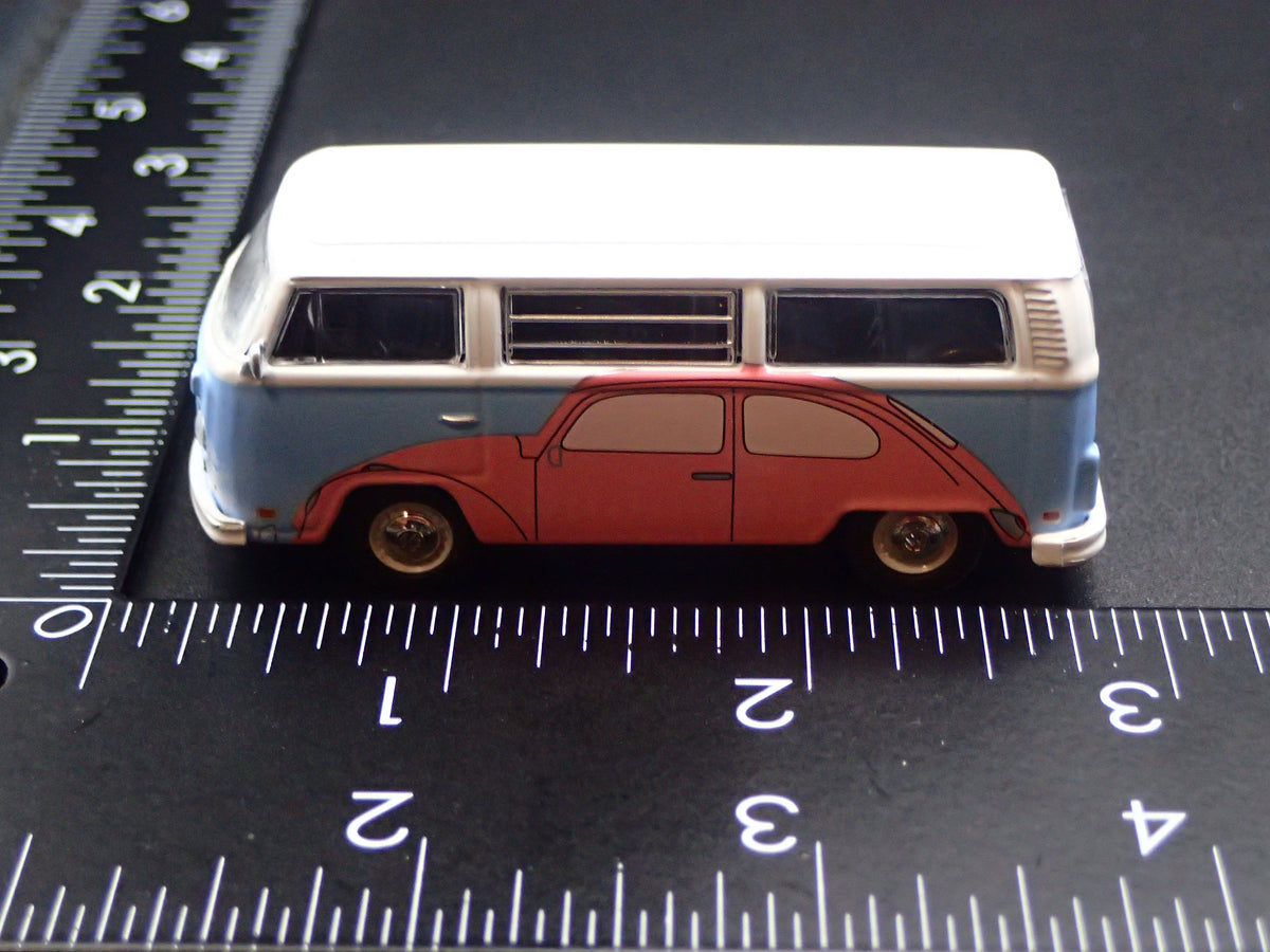 1967-1979 VW VOLKSWAGEN TYPE 2 T2 BUS BLUE 1/64 SCALE DIORAMA DIECAST MODEL CAR