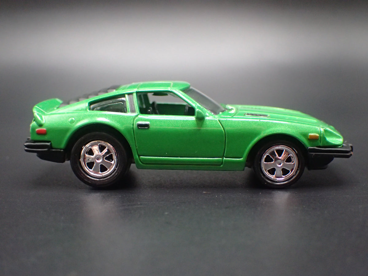1981 81 DATSUN 280ZX TURBO GREEN 1:64 SCALE COLLECTIBLE DIORAMA DIECAST MODEL CAR