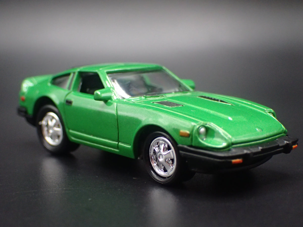 1981 81 DATSUN 280ZX TURBO GREEN 1:64 SCALE COLLECTIBLE DIORAMA DIECAST MODEL CAR