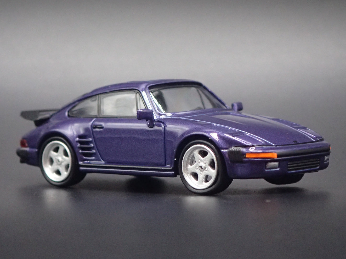 1983-1989 PORSCHE 911 CARRERA RUF BTR SLANTNOSE 1:64 SCALE DIECAST MODEL CAR