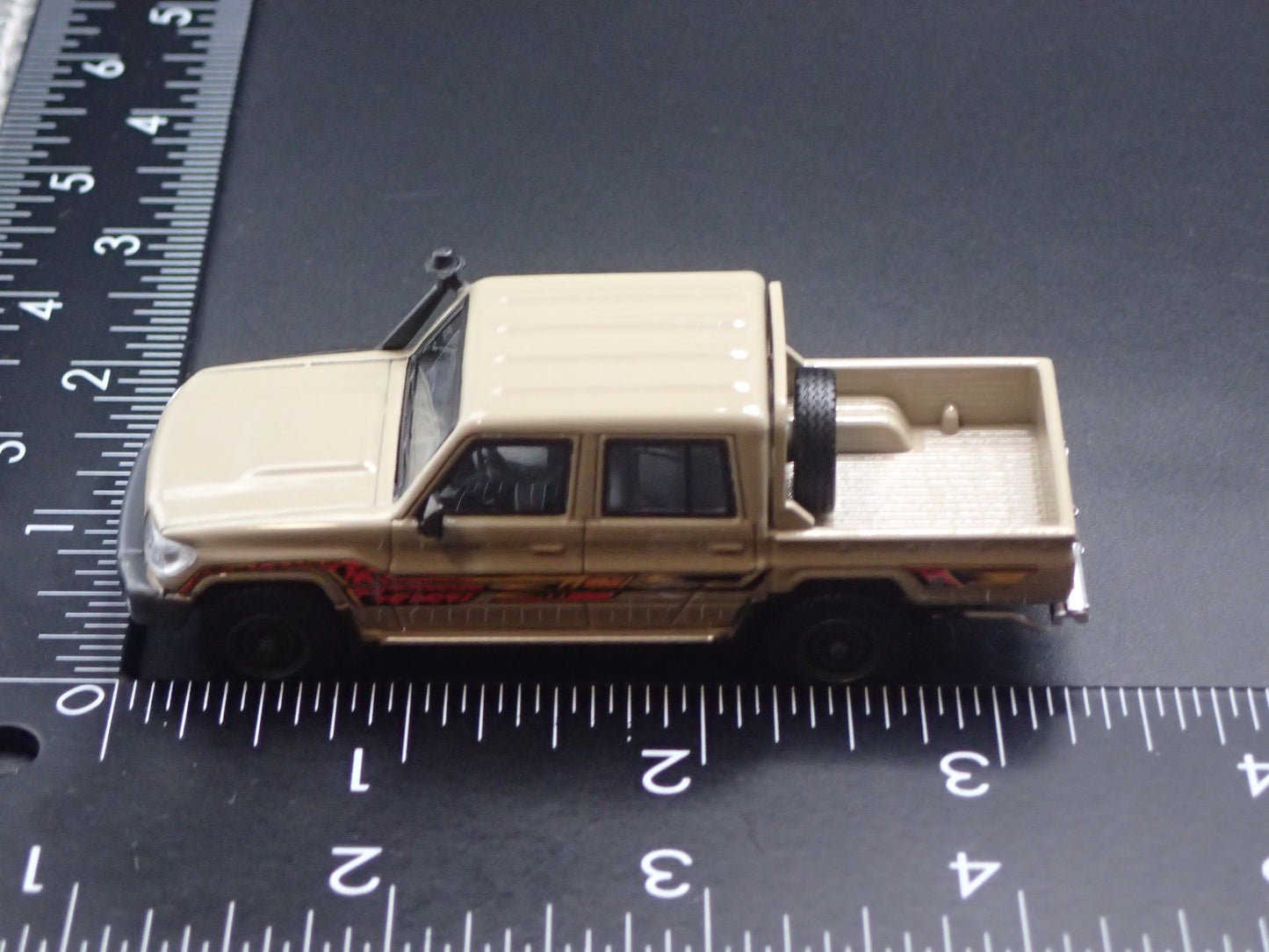 TOYOTA LAND CRUISER 70 SERIES DOUBLE CAB LC79 TRUCK 1/64 SCALE DIECAST MODEL CAR