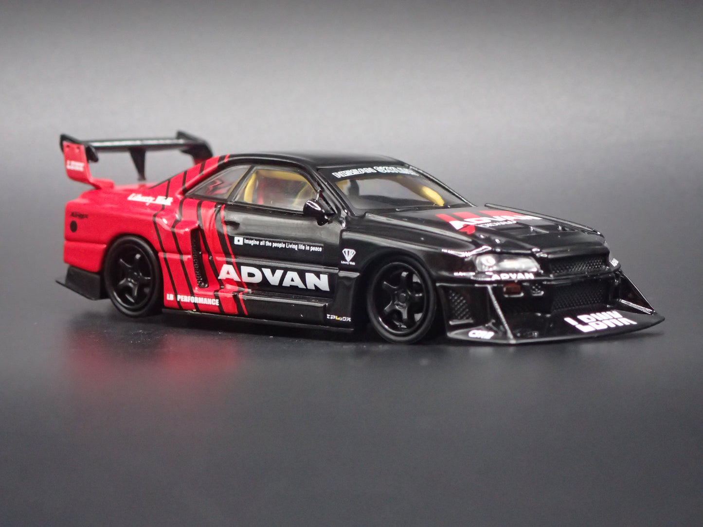 NISSAN SKYLINE LB-ER34 SUPER SILHOUTTE ADVAN 1:64 SCALE DIORAMA DIECAST MODEL CAR
