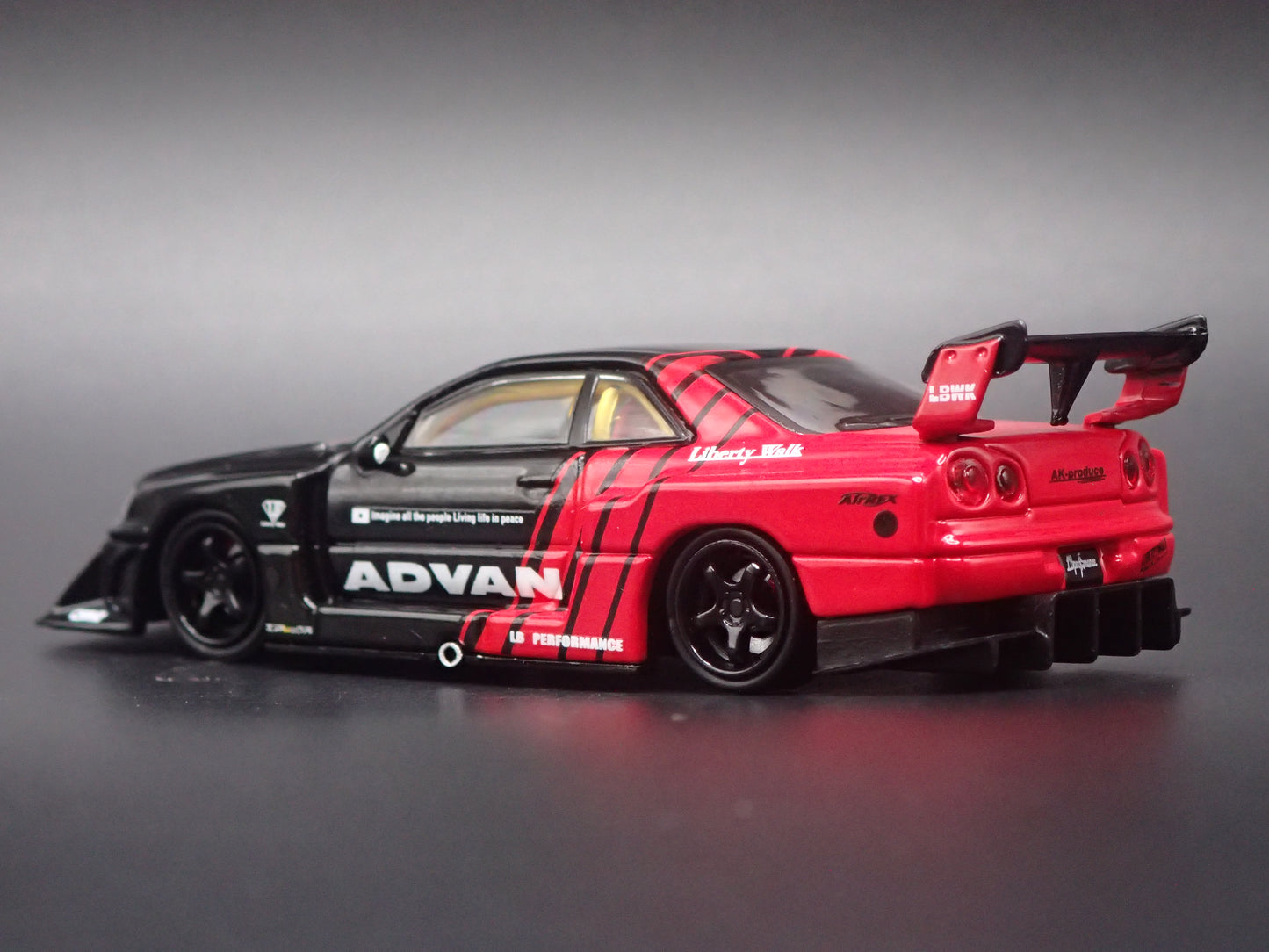NISSAN SKYLINE LB-ER34 SUPER SILHOUTTE ADVAN 1:64 SCALE DIORAMA DIECAST MODEL CAR