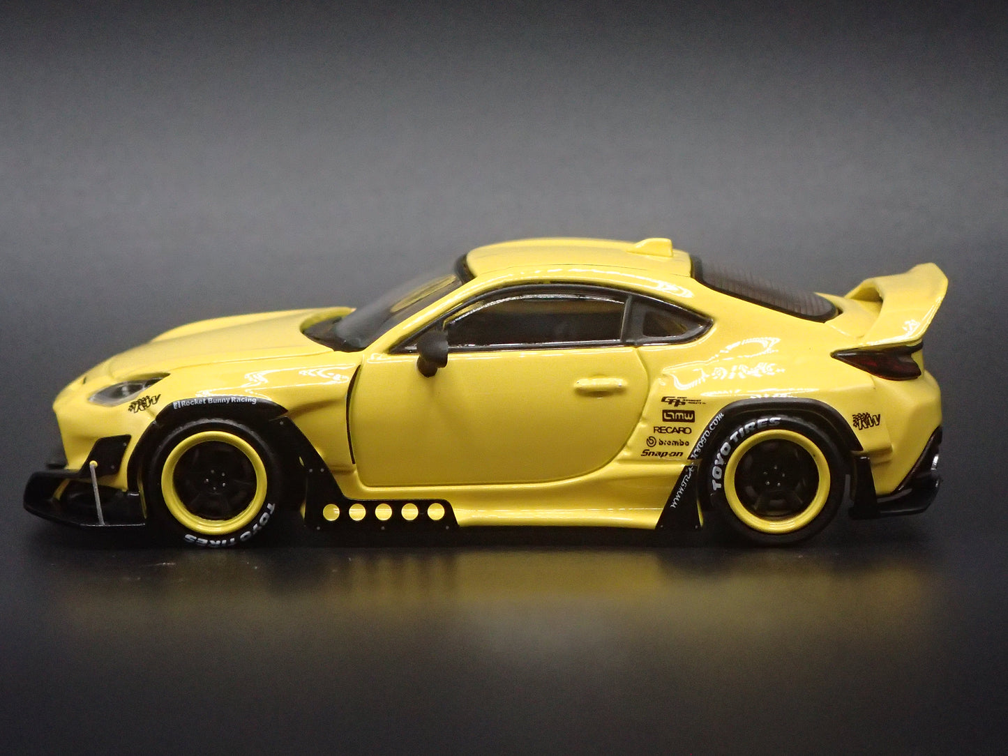 2021-2026 TOYOTA GR86 PANDEM 1/64 SCALE COLLECTIBLE DIORAMA DIECAST MODEL CAR