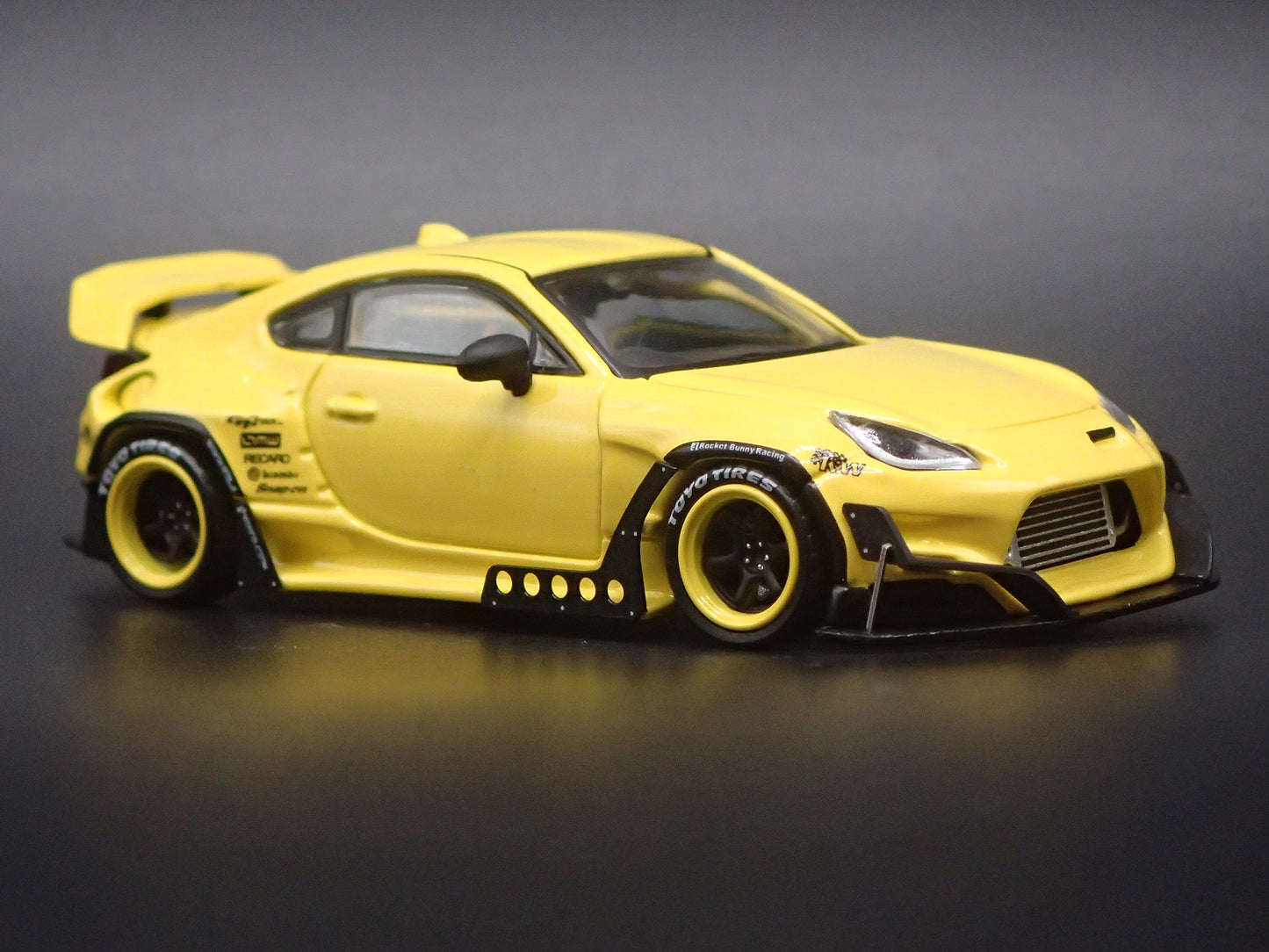 2021-2026 TOYOTA GR86 PANDEM 1/64 SCALE COLLECTIBLE DIORAMA DIECAST MODEL CAR