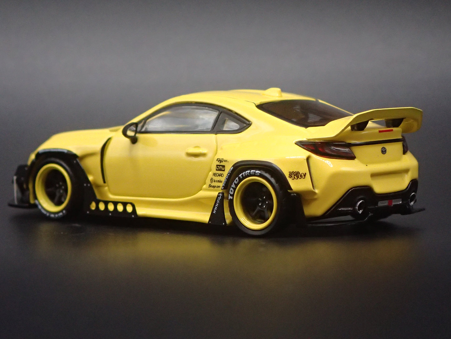 2021-2026 TOYOTA GR86 PANDEM 1/64 SCALE COLLECTIBLE DIORAMA DIECAST MODEL CAR
