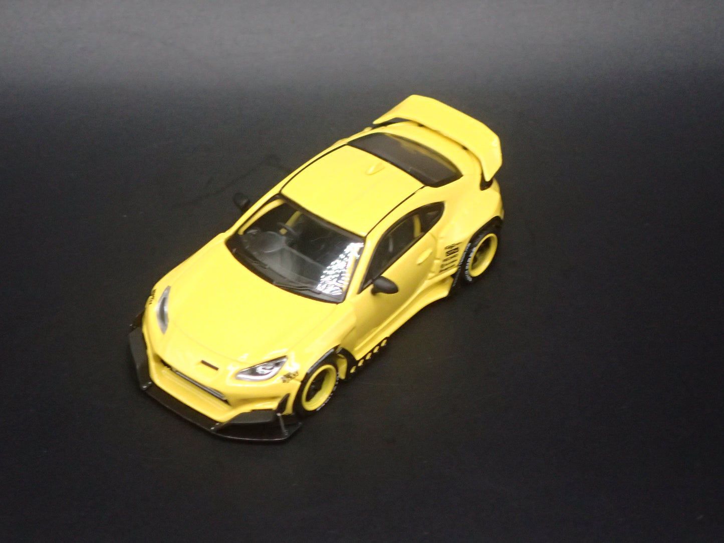 2021-2026 TOYOTA GR86 PANDEM 1/64 SCALE COLLECTIBLE DIORAMA DIECAST MODEL CAR
