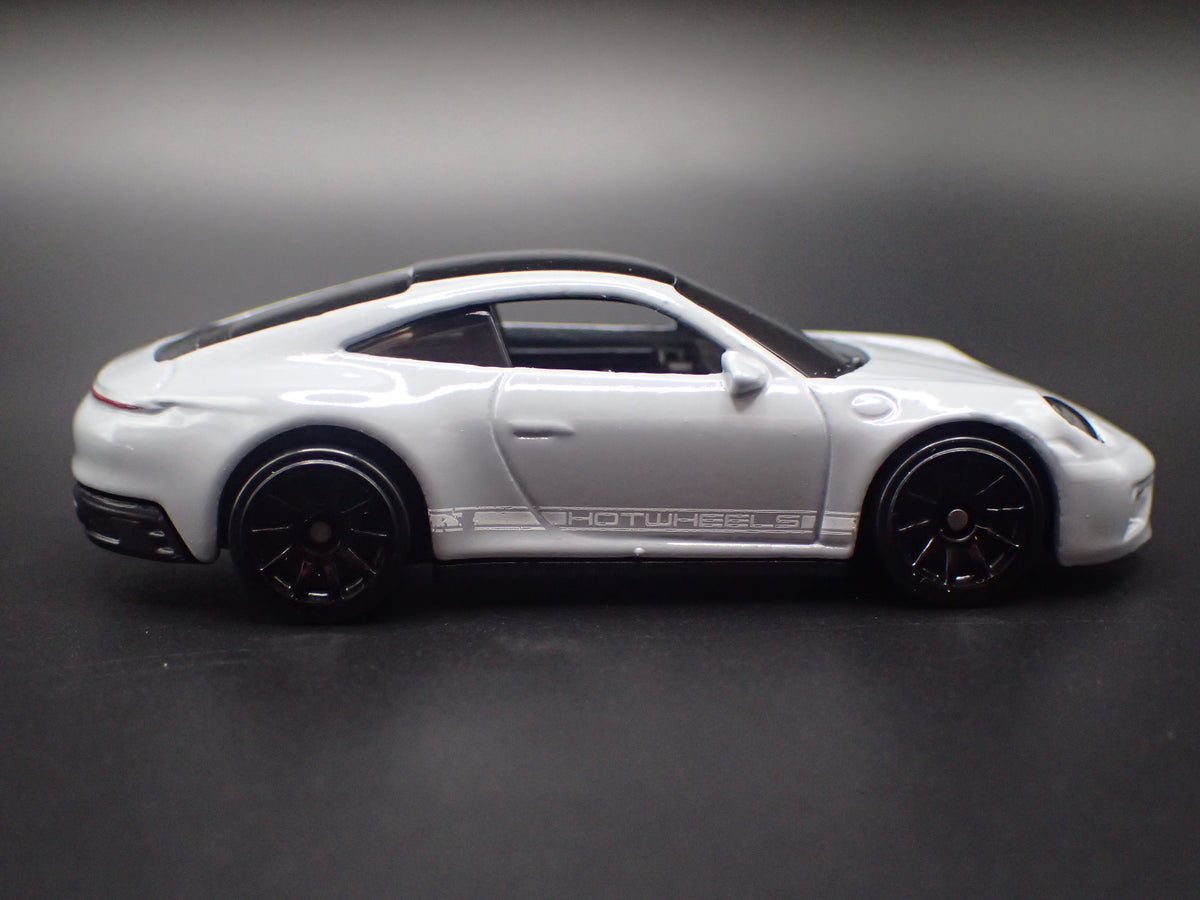 2017-2022 PORSCHE 911 CARRERA TOURING GRAY 1:64 SCALE DIORAMA DIECAST MODEL CAR