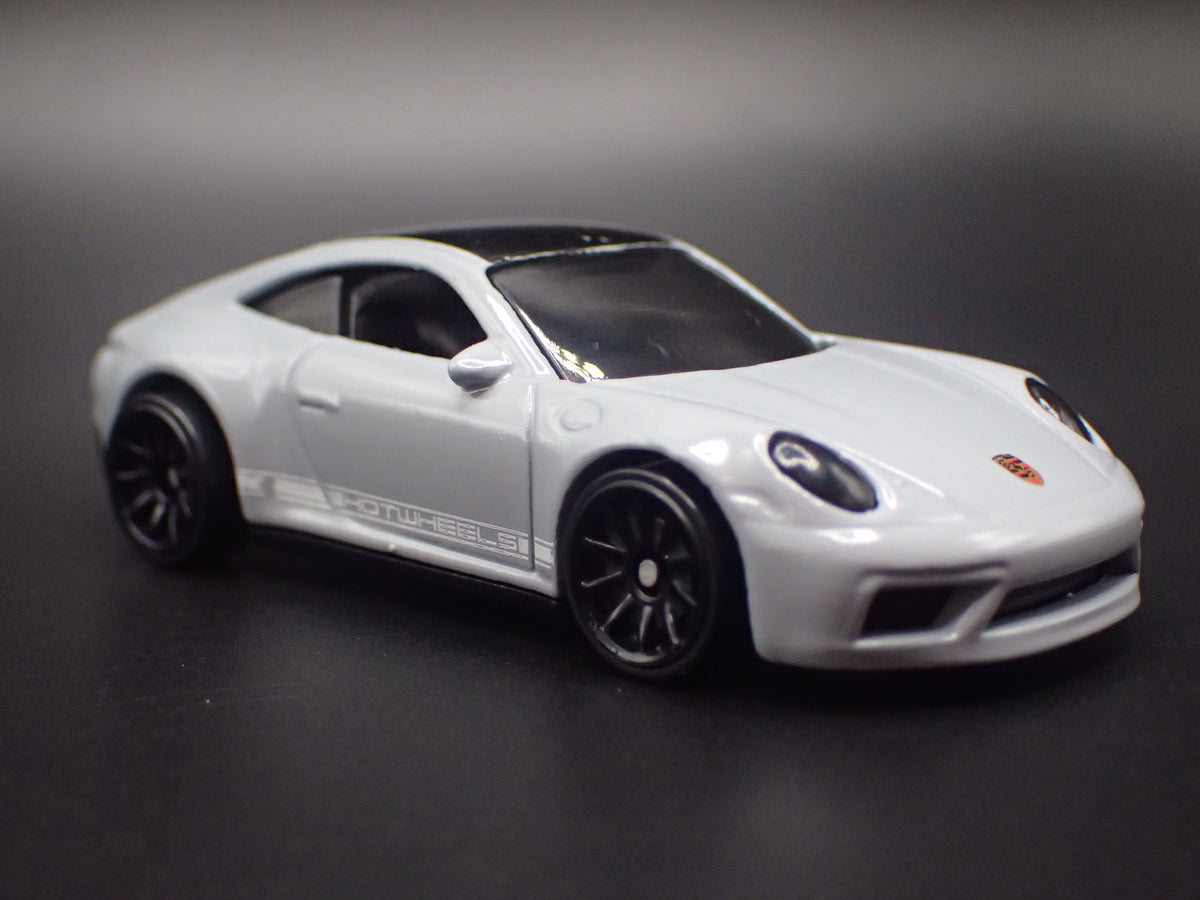 2017-2022 PORSCHE 911 CARRERA TOURING GRAY 1:64 SCALE DIORAMA DIECAST MODEL CAR