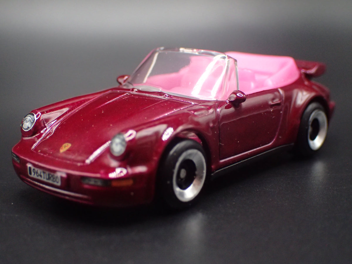 PORSCHE 911 TURBO CABRIOLET WINE 1:64 SCALE DIORAMA DIECAST MODEL CAR