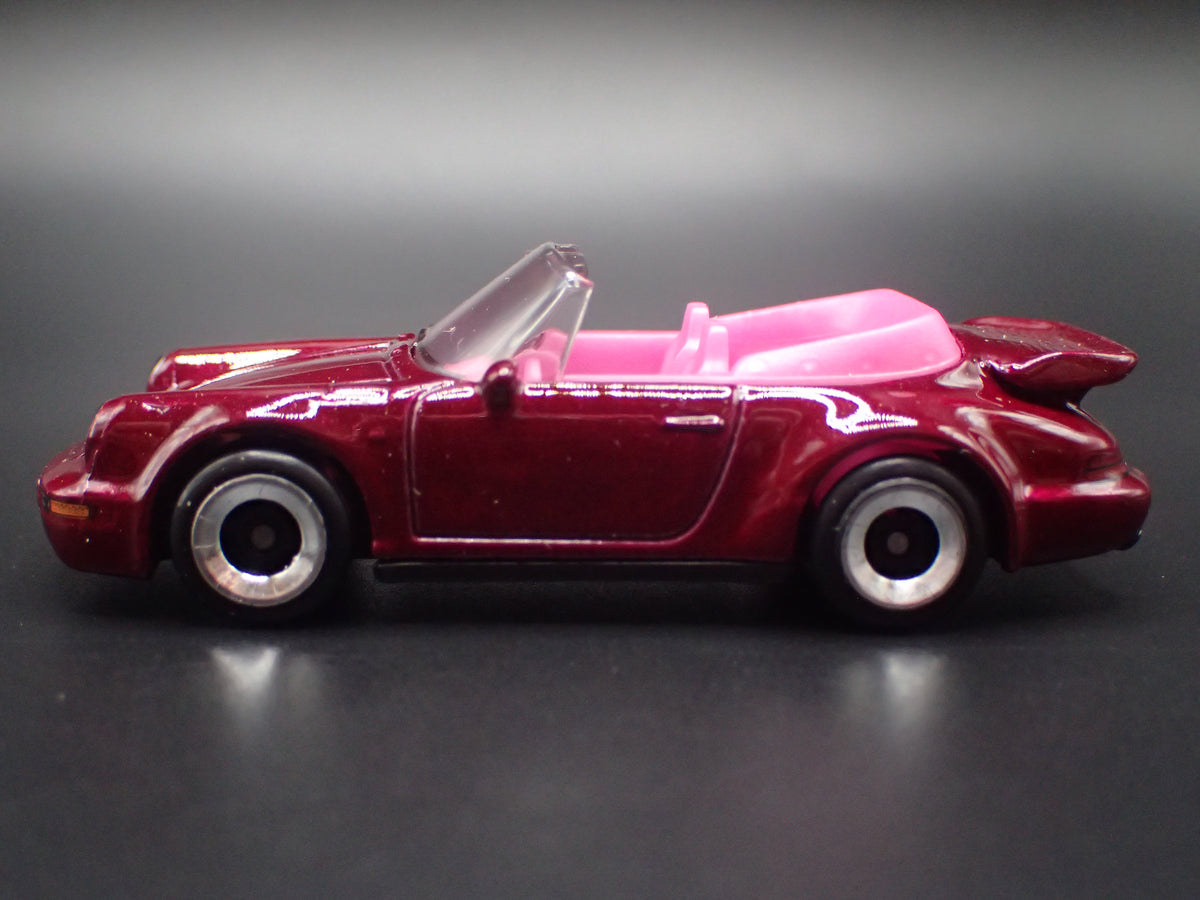 PORSCHE 911 TURBO CABRIOLET WINE 1:64 SCALE DIORAMA DIECAST MODEL CAR