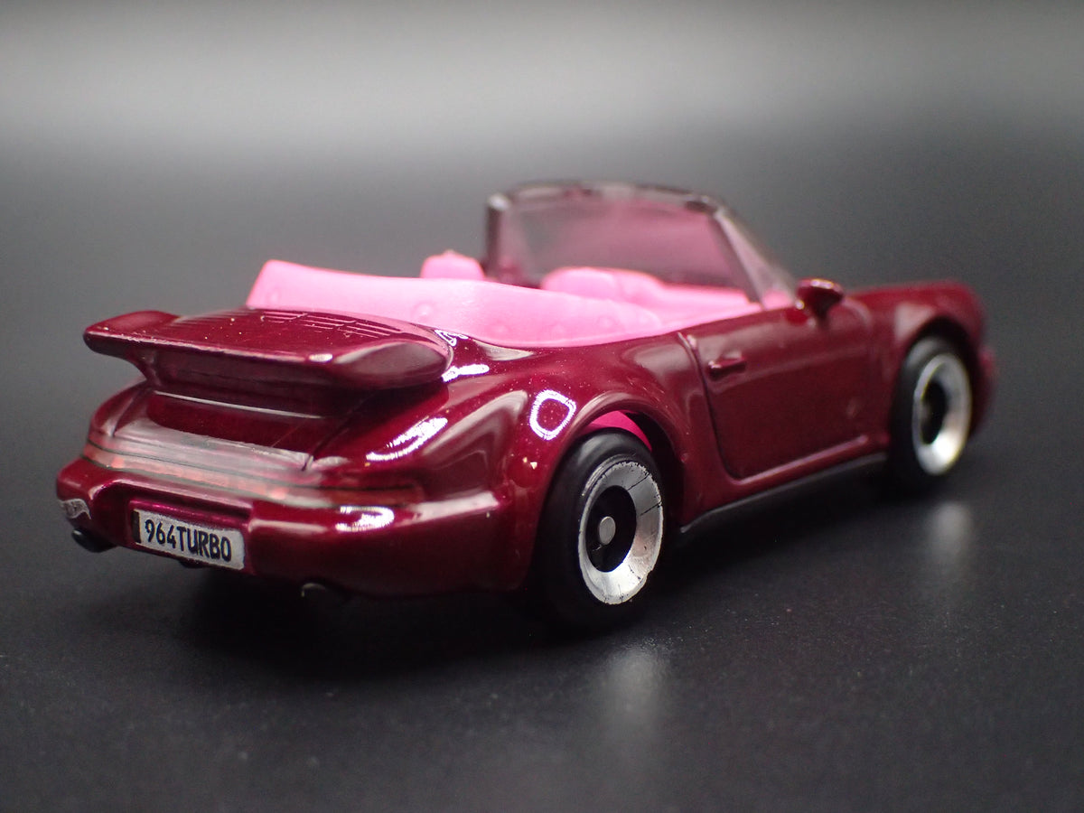 PORSCHE 911 TURBO CABRIOLET WINE 1:64 SCALE DIORAMA DIECAST MODEL CAR