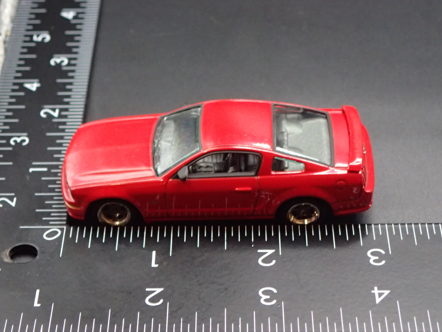 2005-2009 FORD MUSTANG GT RED 1:64 SCALE COLLECTIBLE DIORAMA DIECAST MODEL CAR