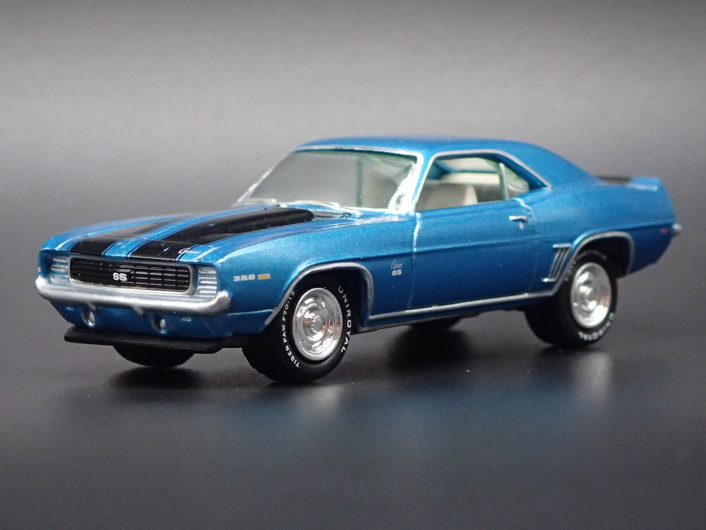 1969 69 CHEVY CHEVROLET CAMARO RS/SS 1:64 SCALE COLLECTIBLE DIECAST MODEL CAR