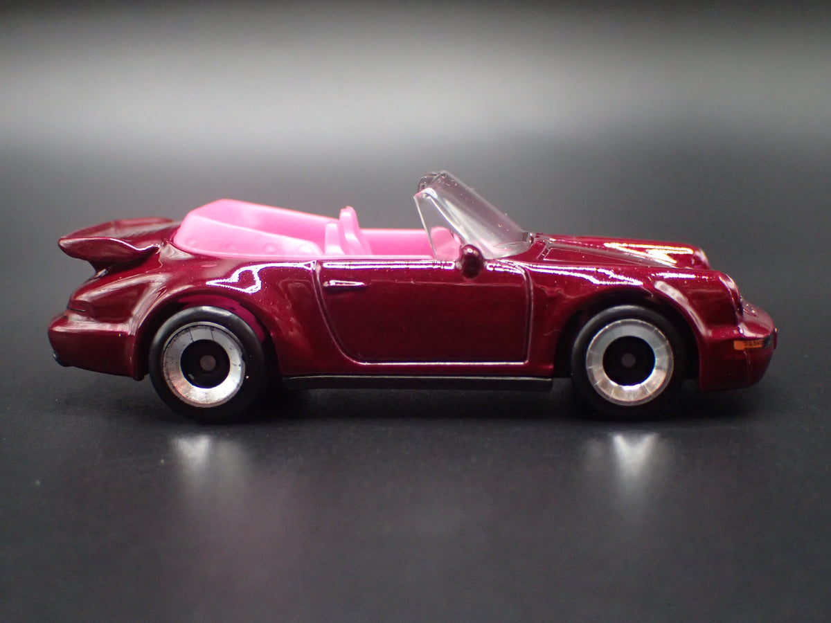 PORSCHE 911 TURBO CABRIOLET WINE 1:64 SCALE DIORAMA DIECAST MODEL CAR