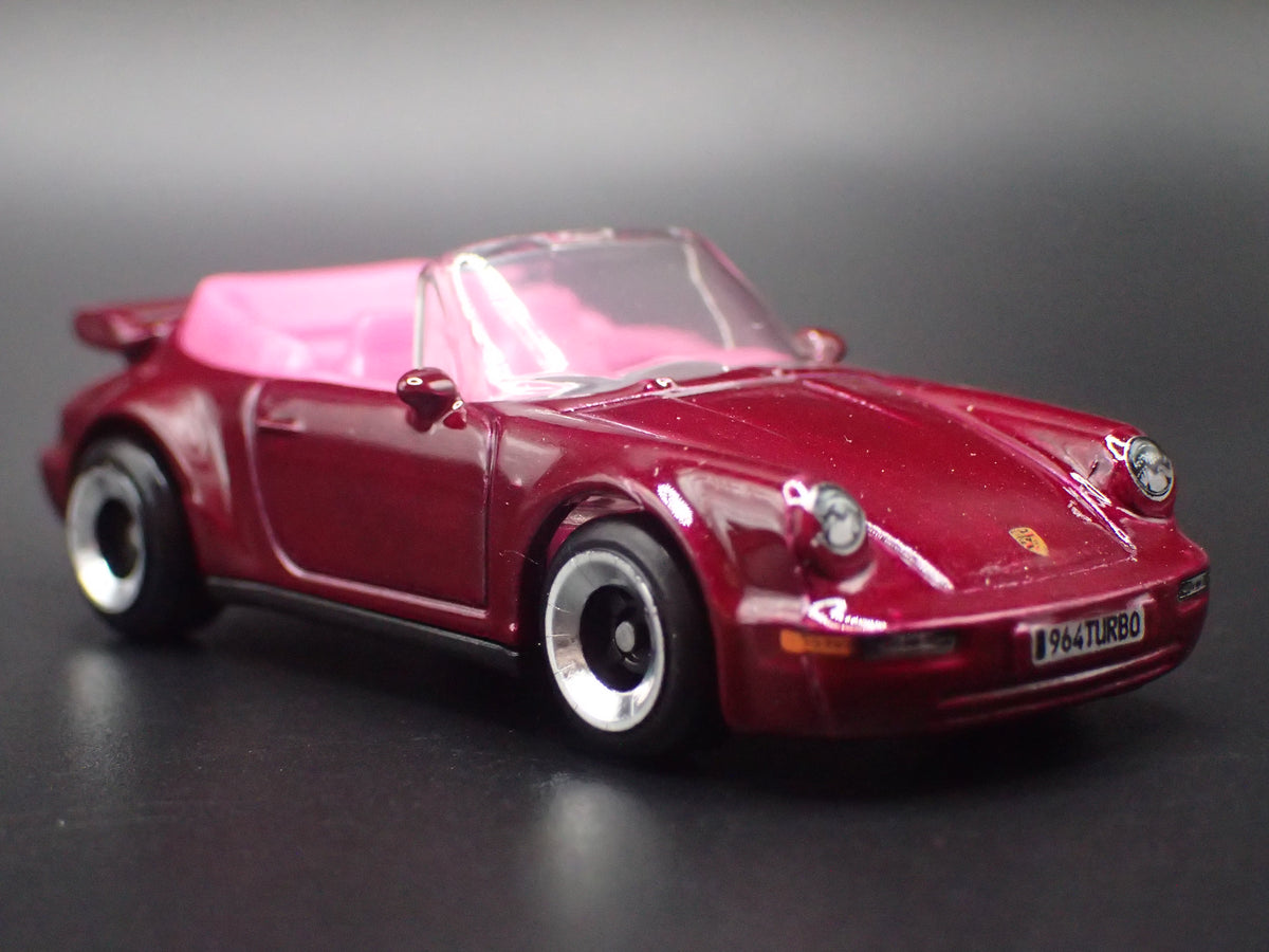 PORSCHE 911 TURBO CABRIOLET WINE 1:64 SCALE DIORAMA DIECAST MODEL CAR