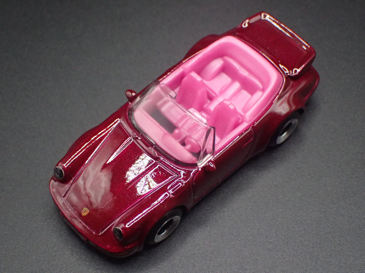 PORSCHE 911 TURBO CABRIOLET WINE 1:64 SCALE DIORAMA DIECAST MODEL CAR