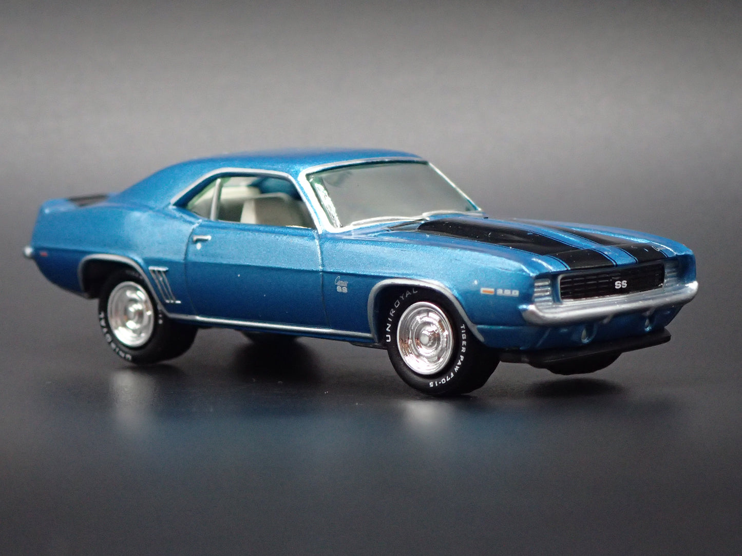 1969 69 CHEVY CHEVROLET CAMARO RS/SS 1:64 SCALE COLLECTIBLE DIECAST MODEL CAR