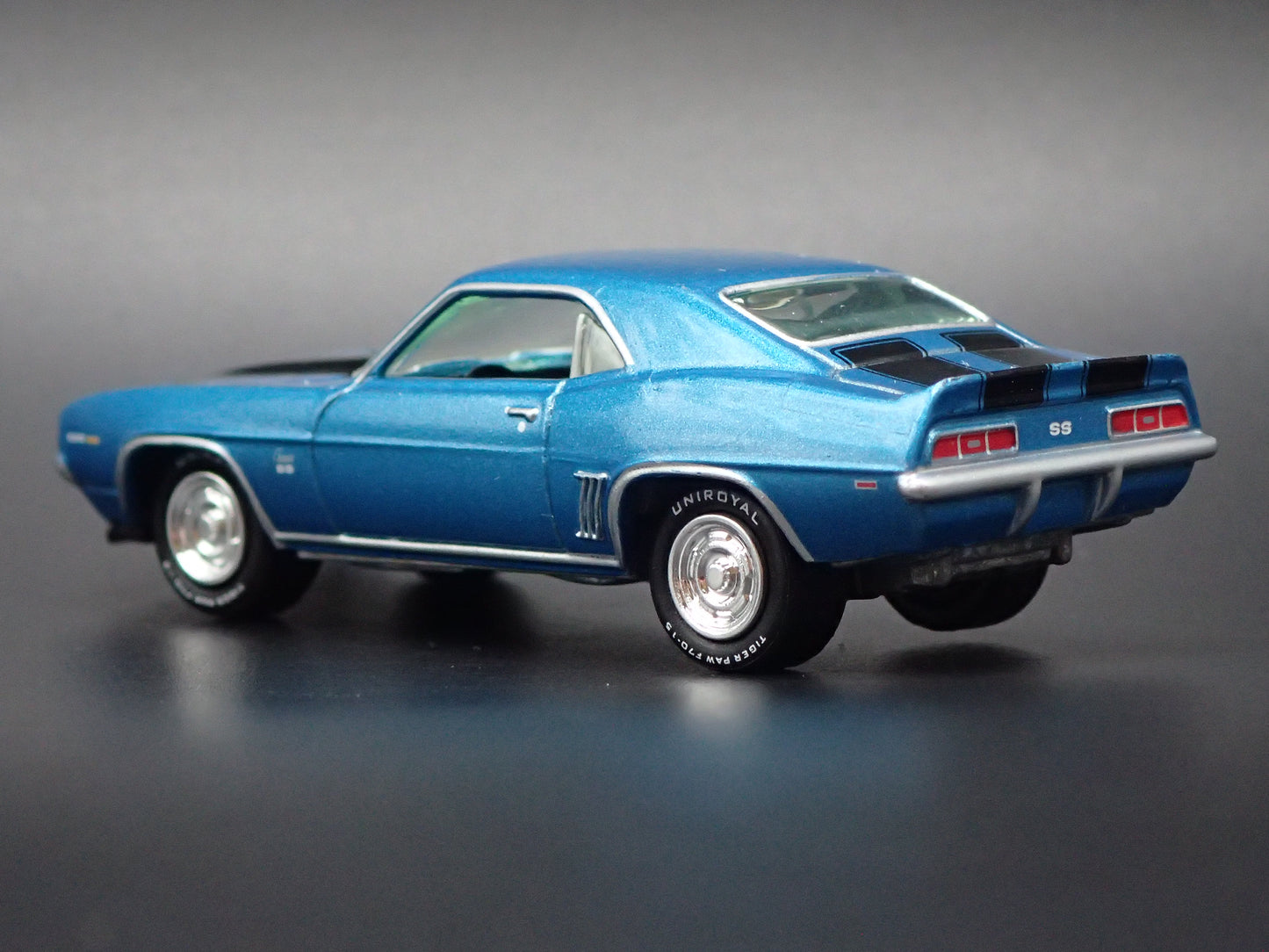 1969 69 CHEVY CHEVROLET CAMARO RS/SS 1:64 SCALE COLLECTIBLE DIECAST MODEL CAR