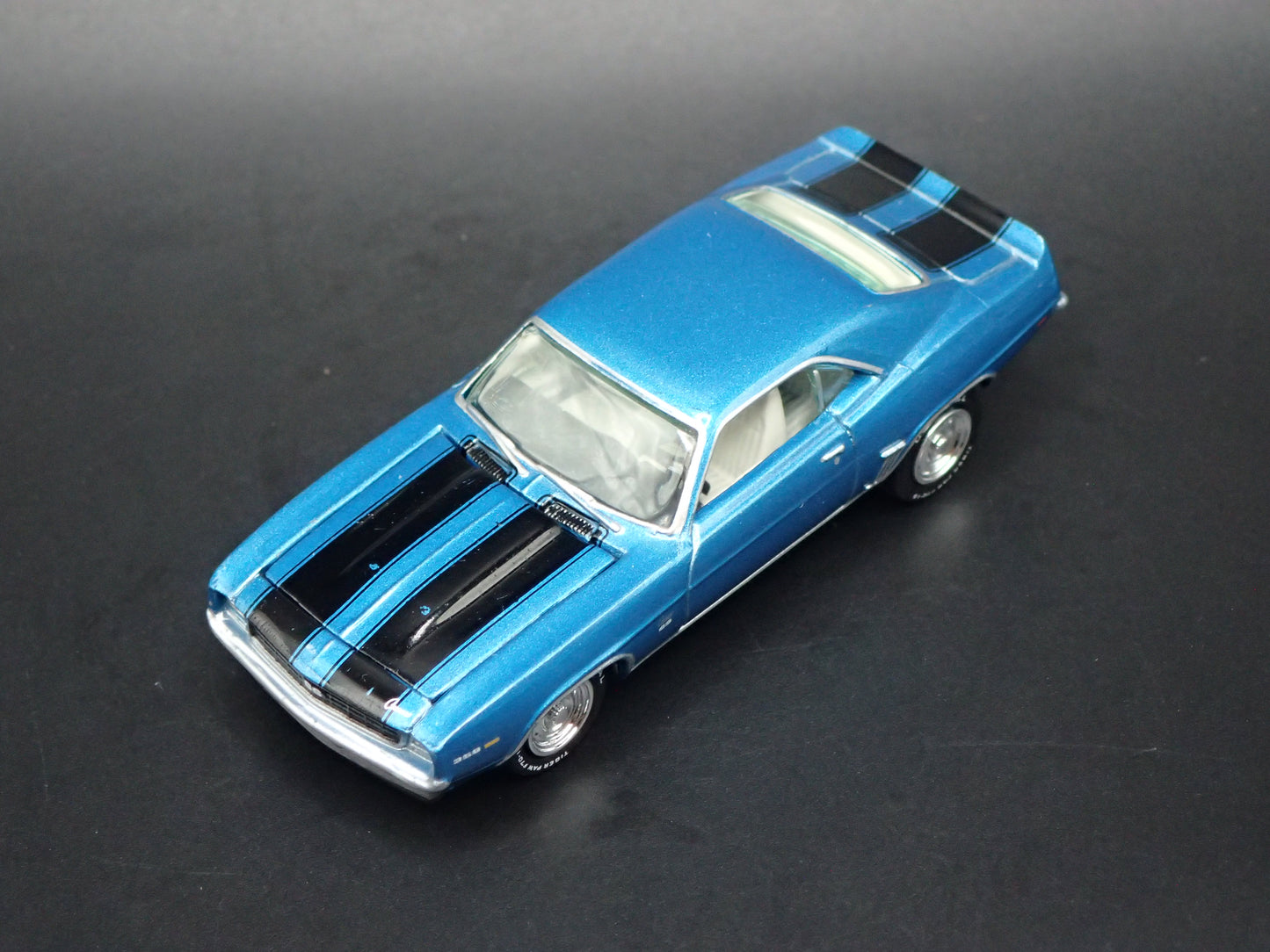 1969 69 CHEVY CHEVROLET CAMARO RS/SS 1:64 SCALE COLLECTIBLE DIECAST MODEL CAR