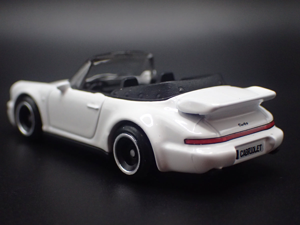 PORSCHE 911 TURBO CABRIOLET WHITE 1:64 SCALE DIORAMA DIECAST MODEL CAR