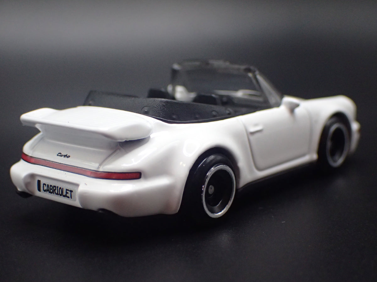 PORSCHE 911 TURBO CABRIOLET WHITE 1:64 SCALE DIORAMA DIECAST MODEL CAR