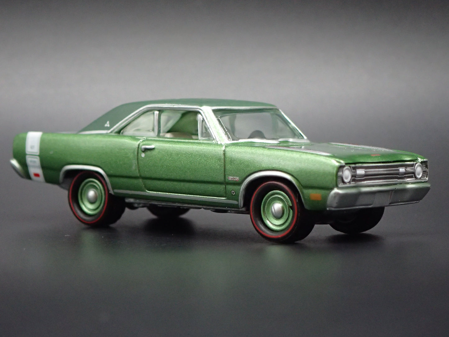 1969 69 DODGE DART GTS GREEN 1:64 SCALE COLLECTIBLE DIORAMA DIECAST MODEL CAR