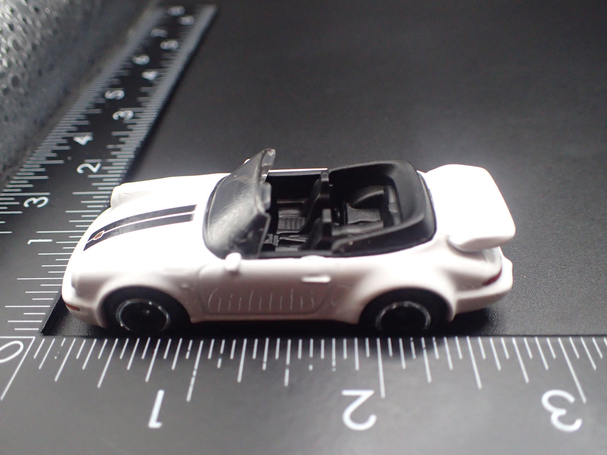 PORSCHE 911 TURBO CABRIOLET WHITE 1:64 SCALE DIORAMA DIECAST MODEL CAR