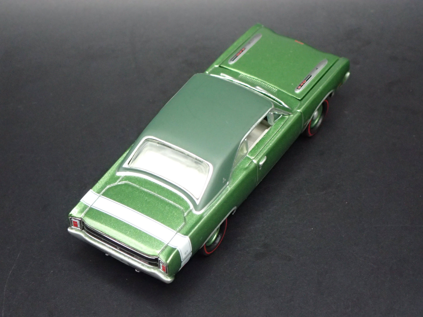 1969 69 DODGE DART GTS GREEN 1:64 SCALE COLLECTIBLE DIORAMA DIECAST MODEL CAR