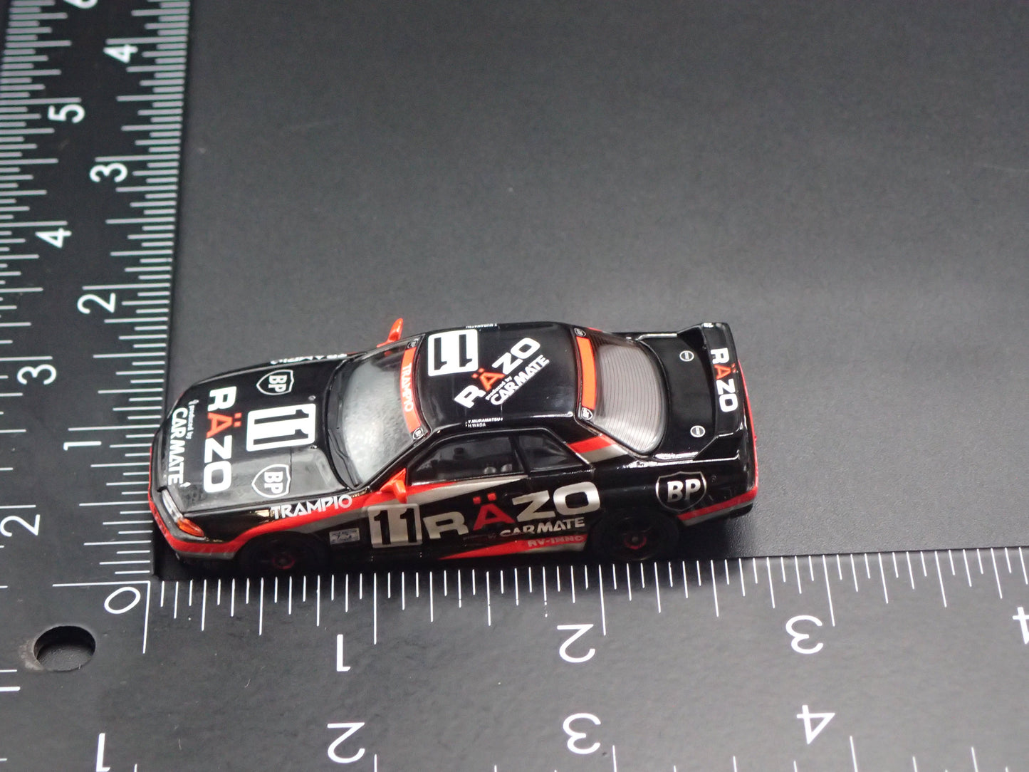 1989-1994 NISSAN SKYLINE GTR R32 RAZO TRAMPIO 1:64 SCALE DIORAMA DIECAST MODEL CAR