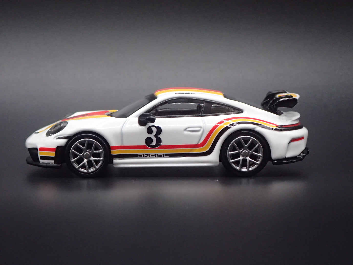 2025-2026 PORSCHE 911 GT3 992.2 WHITE 1:64 SCALE COLLECTIBLE DIECAST MODEL CAR