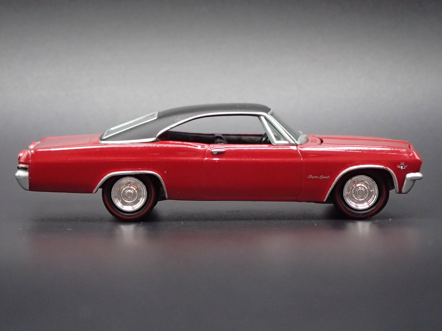 1965 65 CHEVY CHEVROLET IMPALA SS RED 1:64 SCALE DIORAMA DIECAST MODEL CAR