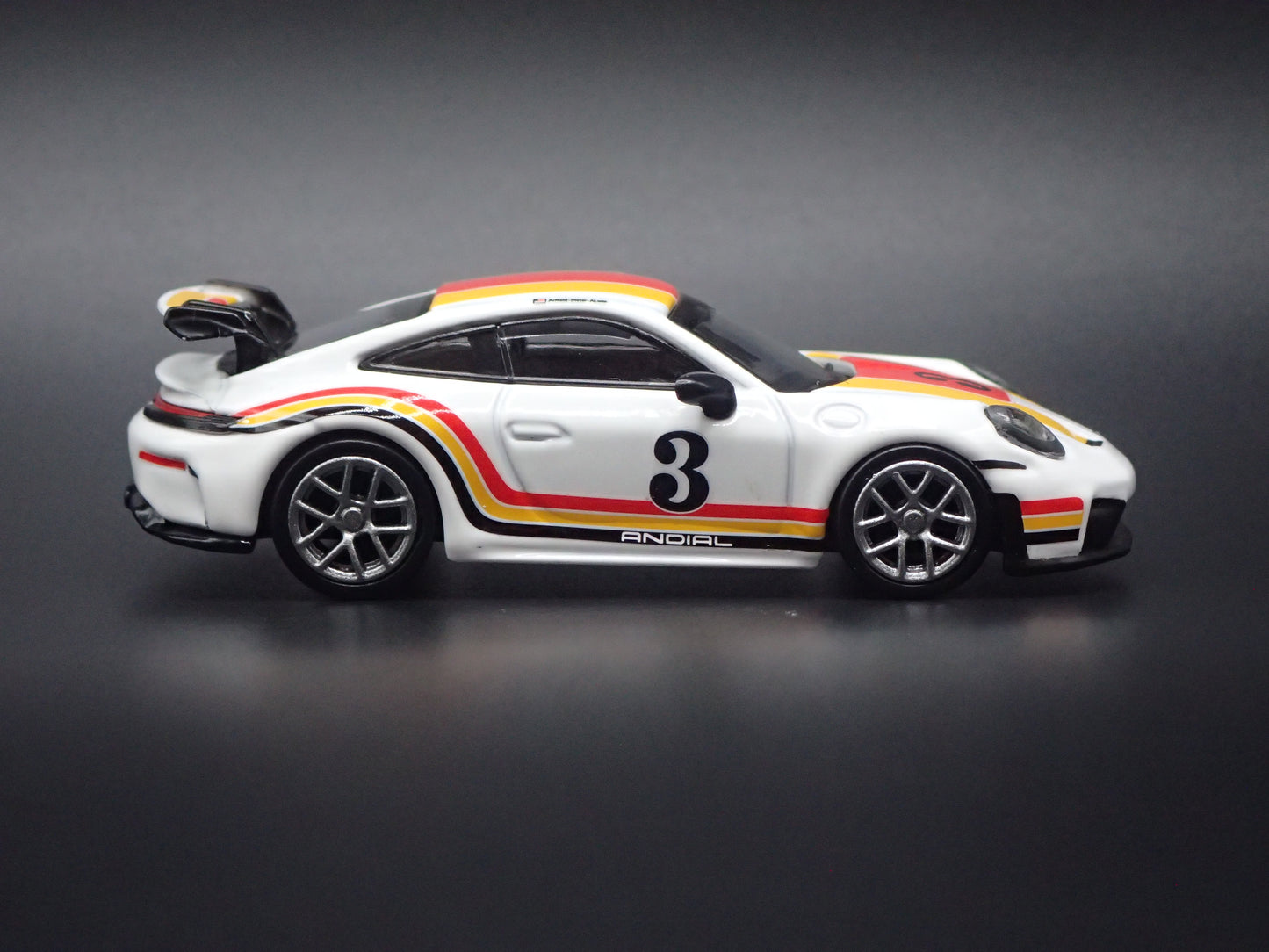 2025-2026 PORSCHE 911 GT3 992.2 WHITE 1:64 SCALE COLLECTIBLE DIECAST MODEL CAR