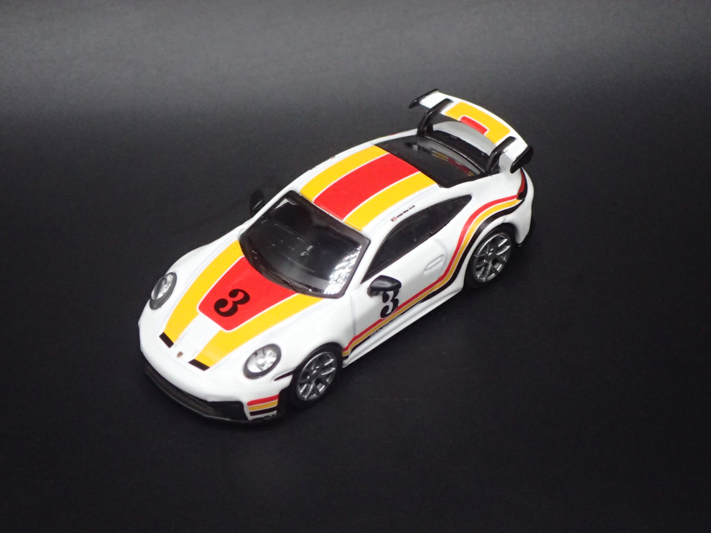 2025-2026 PORSCHE 911 GT3 992.2 WHITE 1:64 SCALE COLLECTIBLE DIECAST MODEL CAR