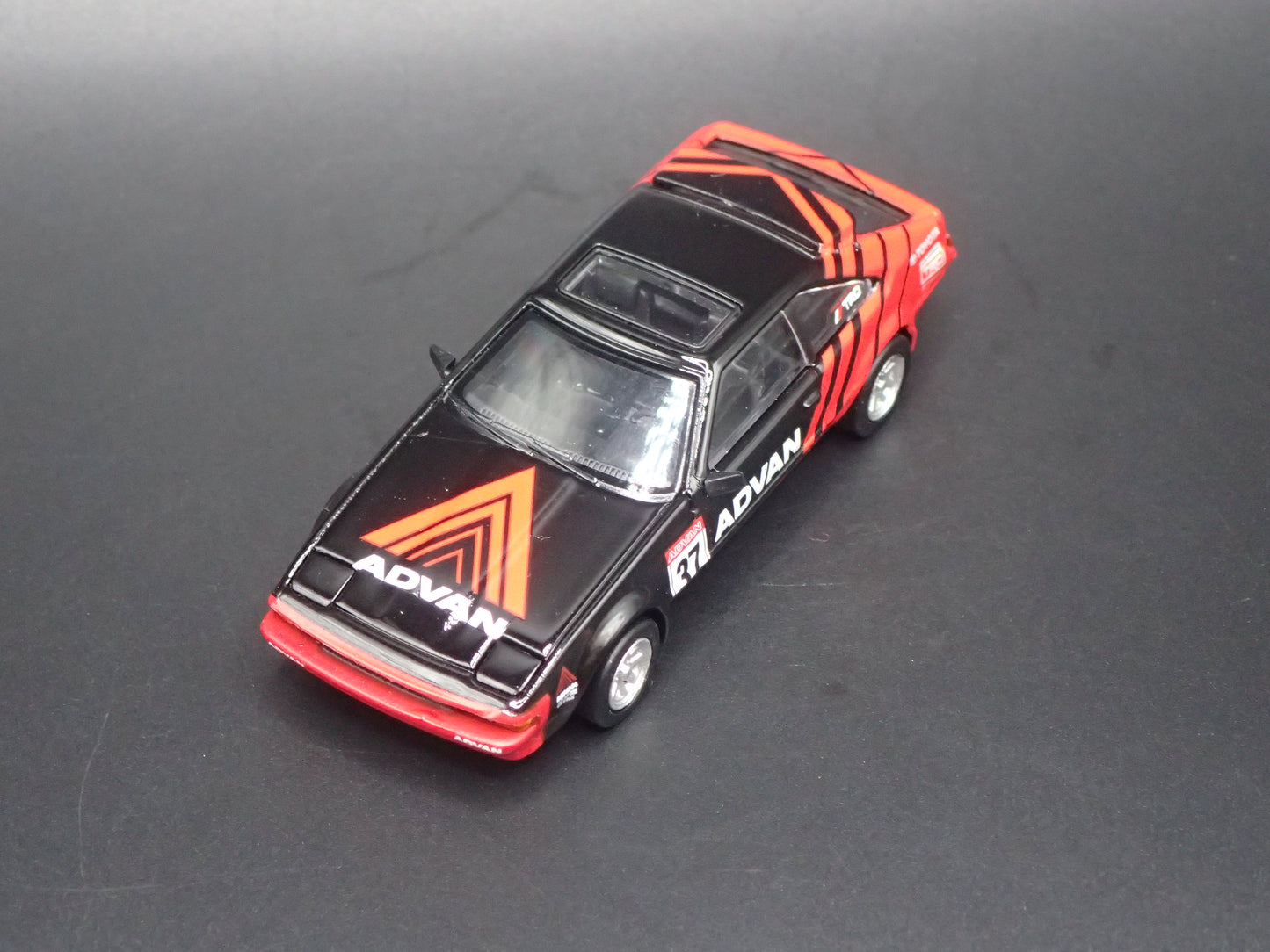 1982-1986 TOYOTA CELICA SUPRA XX ADVAN 1/64 SCALE DIORAMA DIECAST MODEL CAR