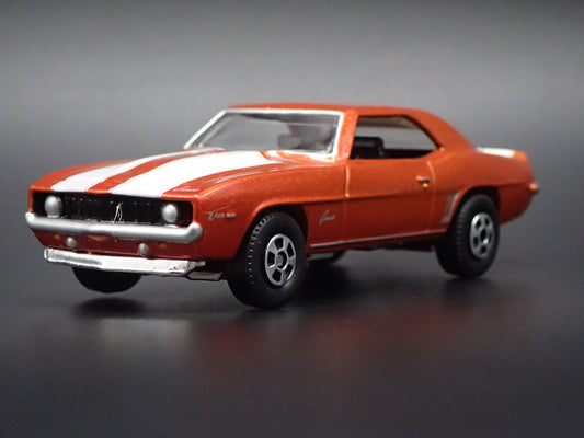 1969 69 CHEVY CHEVROLET CAMARO 1/64 SCALE COLLECTIBLE DIORAMA DIECAST MODEL CAR
