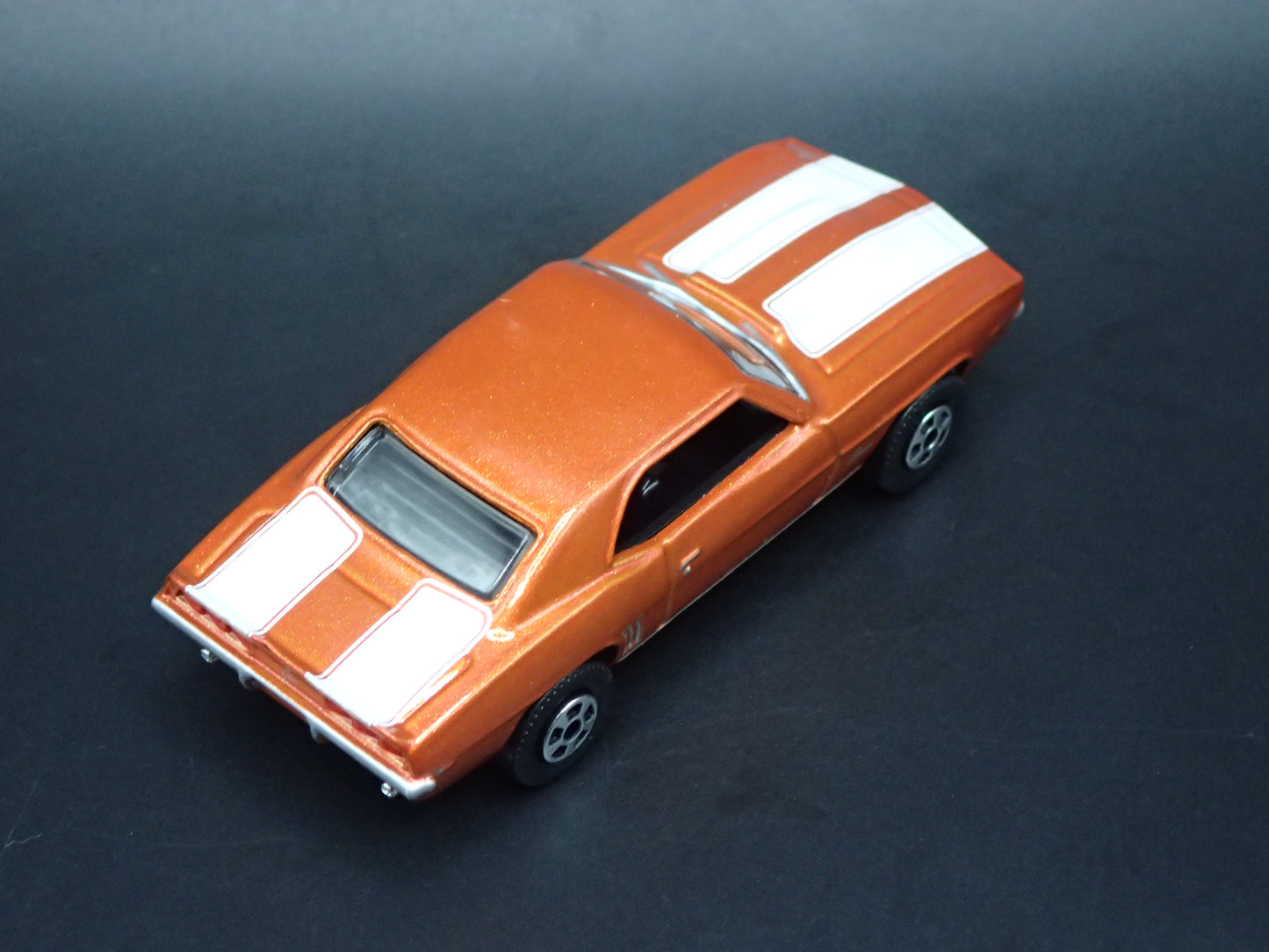 1969 69 CHEVY CHEVROLET CAMARO 1/64 SCALE COLLECTIBLE DIORAMA DIECAST MODEL CAR
