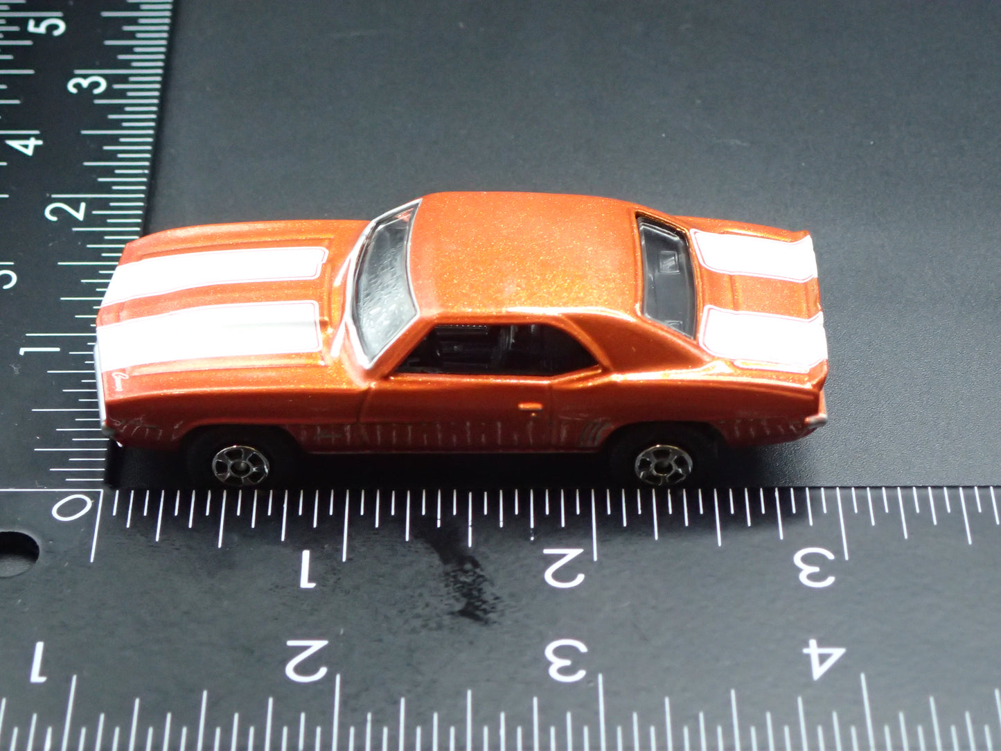 1969 69 CHEVY CHEVROLET CAMARO 1/64 SCALE COLLECTIBLE DIORAMA DIECAST MODEL CAR