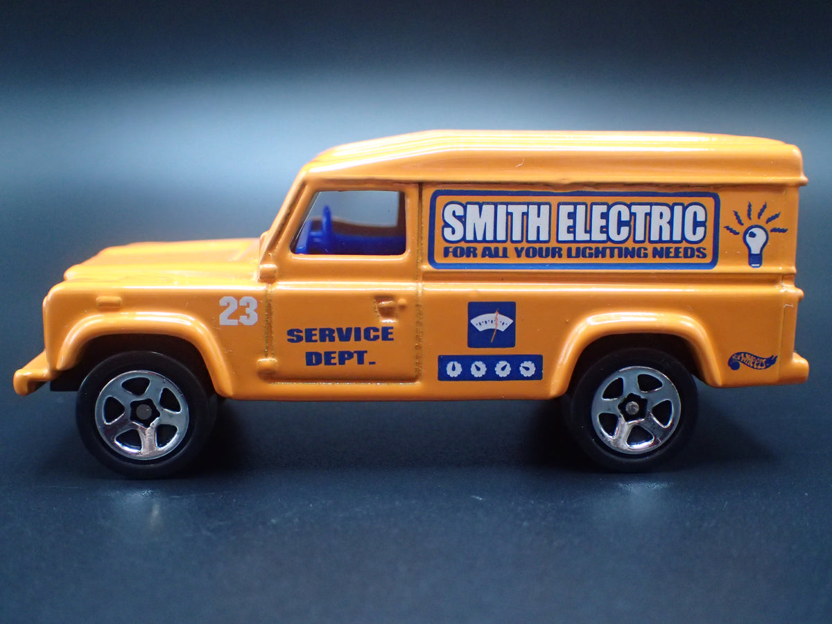 1958-1961 LAND ROVER MKII TRUCK ORANGE 1/64 SCALE DIORAMA DIECAST MODEL CAR