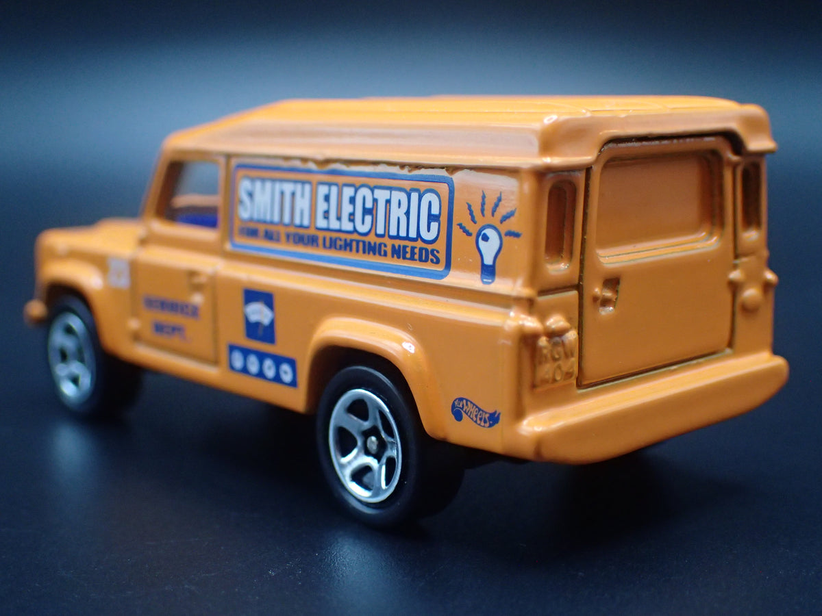 1958-1961 LAND ROVER MKII TRUCK ORANGE 1/64 SCALE DIORAMA DIECAST MODEL CAR