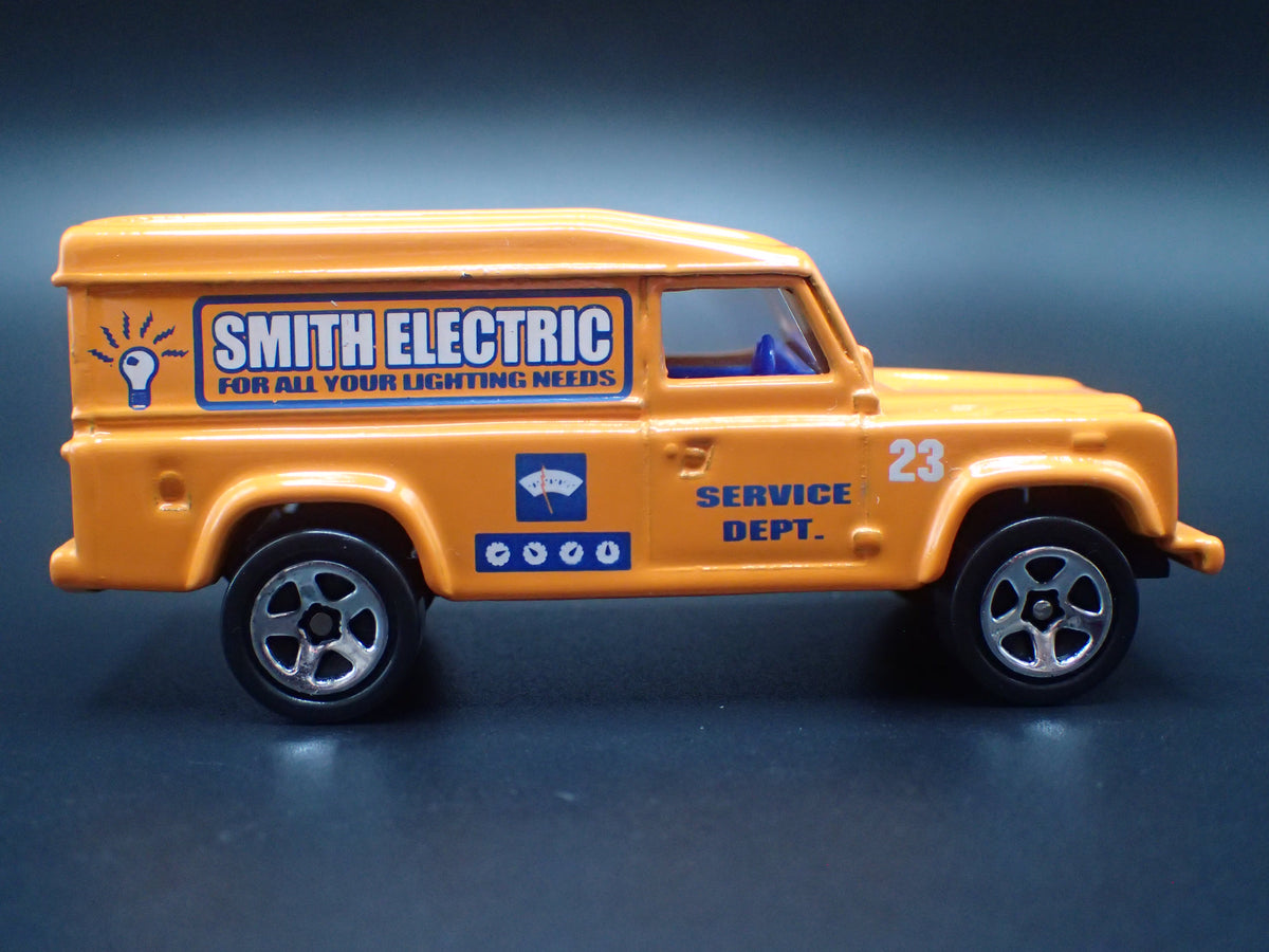 1958-1961 LAND ROVER MKII TRUCK ORANGE 1/64 SCALE DIORAMA DIECAST MODEL CAR